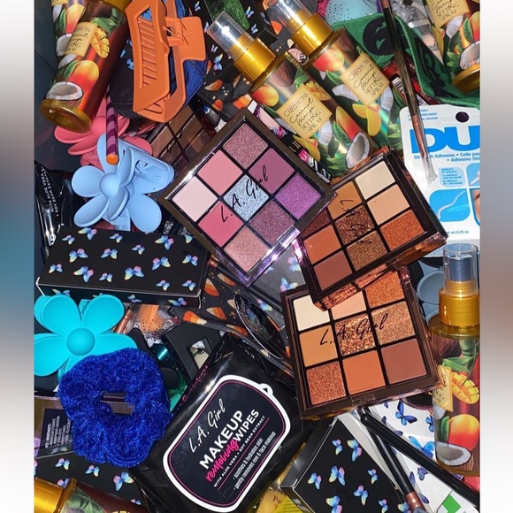 COPY - Mystery beauty products scoop. - Picture 2 of 8